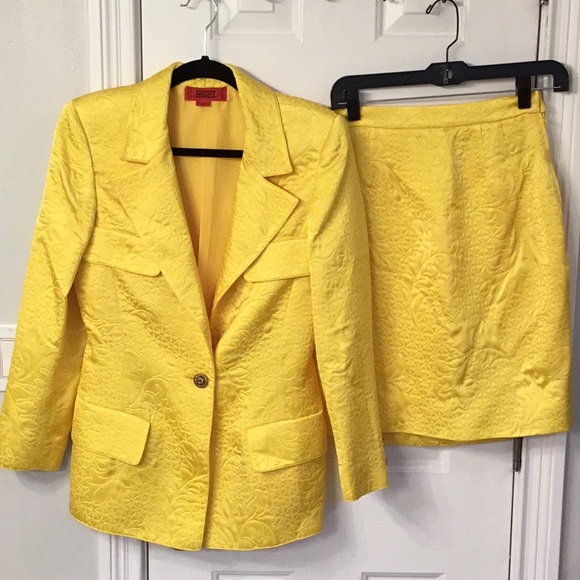 Valentino Night Yellow Suit - Picture 2 of 8